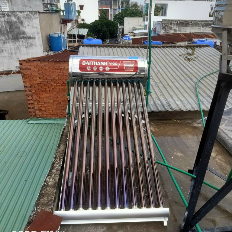 Máy năng lượng mặt trời Đại Thành 130l Vigo