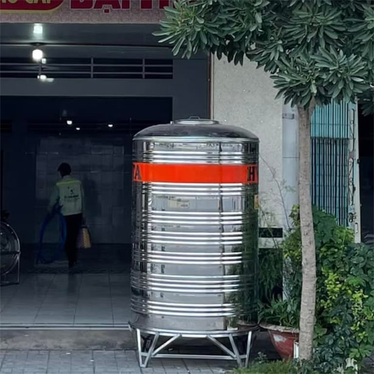 Bồn inox Hwata 2000 lít đứng
