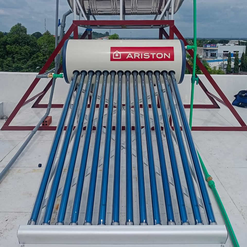 Máy năng lượng mặt trời Ariston 175l