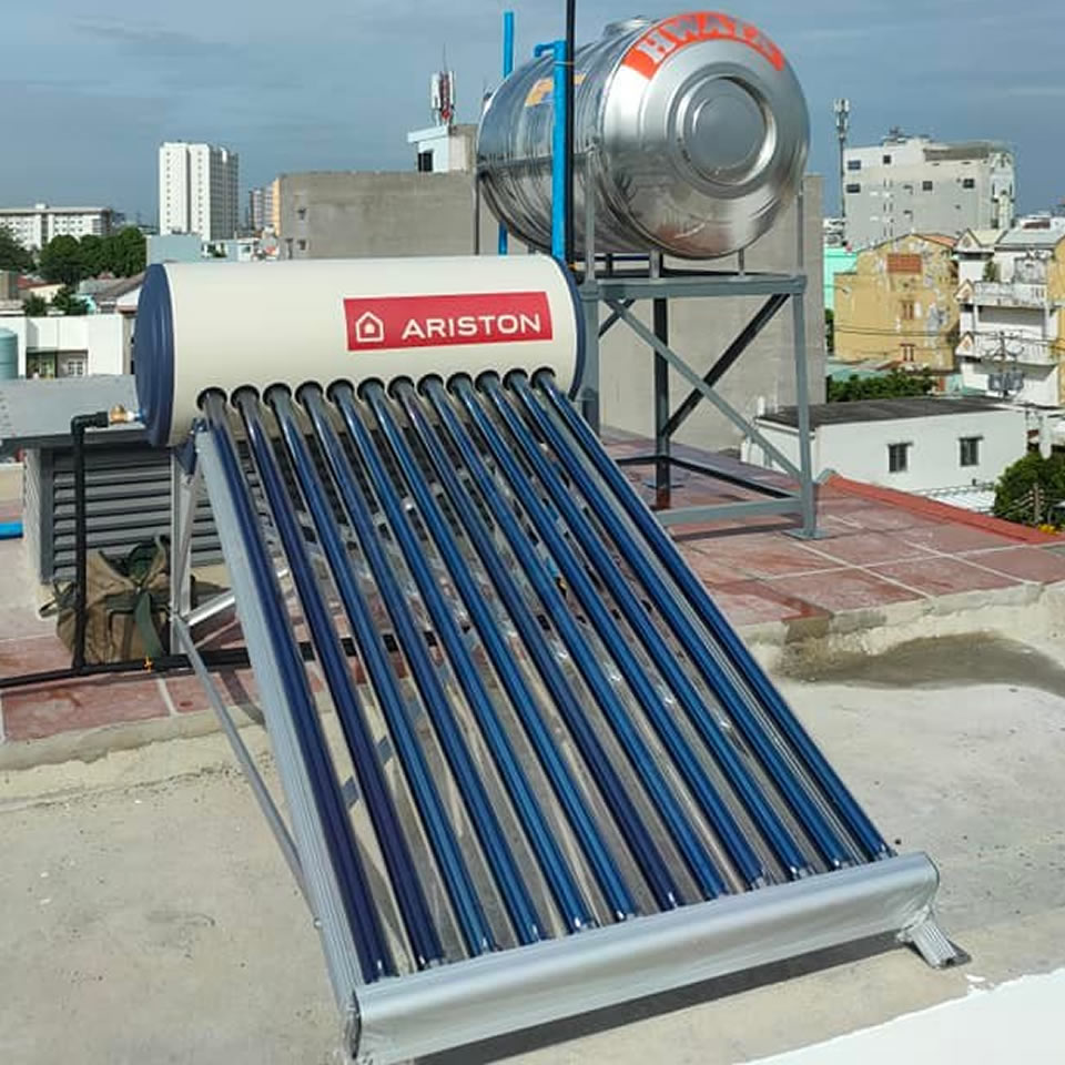 Máy năng lượng mặt trời Ariston 132l