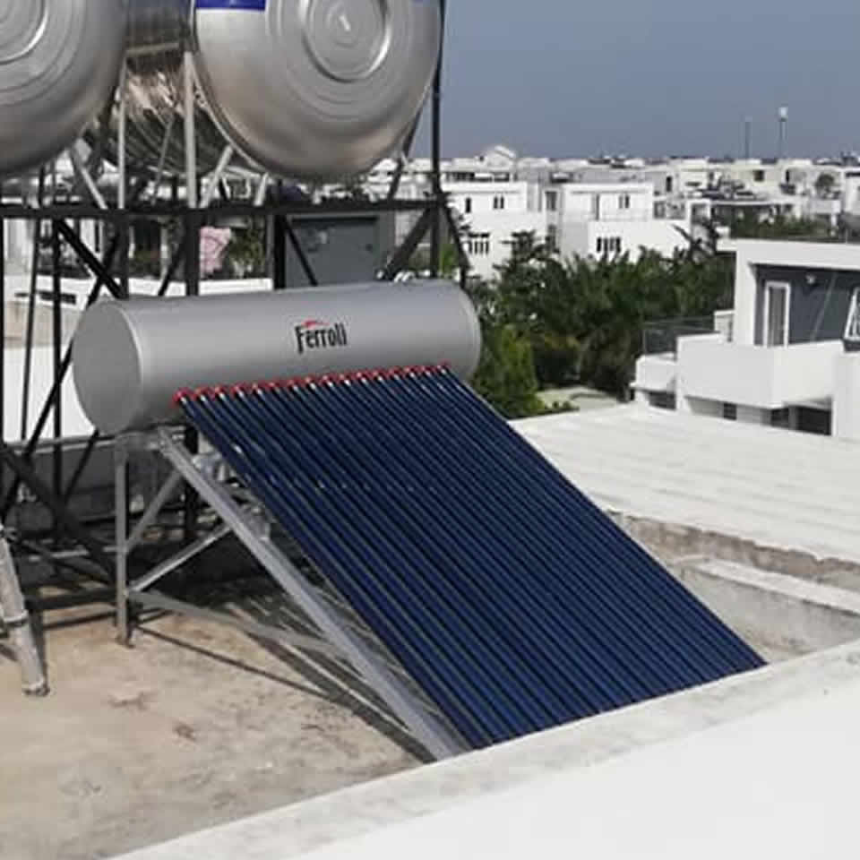 Máy nước nóng mặt trời Ferroli 200L